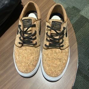 Nike Stefan Janoski Cork. Size 9. Great condition. Skate Shoes.